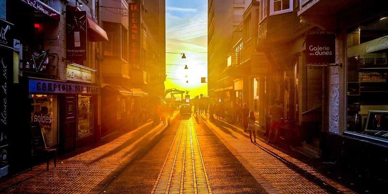 从古典雕塑到数字艺术：美术馆与画廊如何通过社交媒体重塑品牌形象