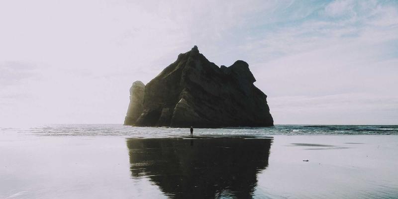 从工业艺术到数字画廊：当代艺术评测的维度与边界